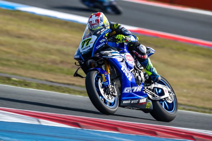 Dominique Aegerter im Einsatz für Yamaha in der Superbike-WM. Dominique Aegerter Yamaha Superbike-WM