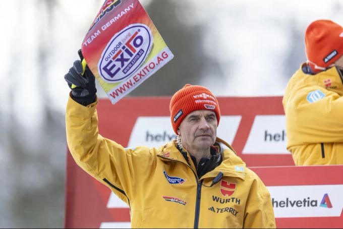 Stefan Horngacher kritisierte die Situation scharf und forderte Konsequenzen für Regelverstösse. (Archivbild) Stefan Horngacher Bundestrainer Skispringen