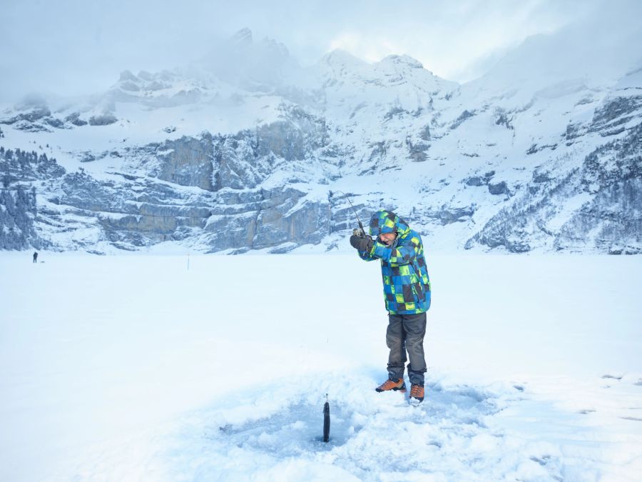 Eisfischen Oeschinensee