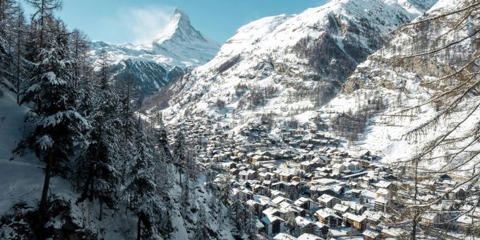 In Zermatt seit Anfang November massiv gestiegen: die Taxipreise. Zermatt Taxi