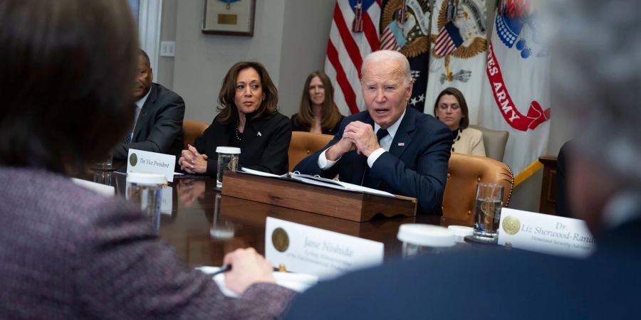 US-Präsident Joe Biden teilte mit, dass wegen der verheerenden Brände in Kalifornien bislang 360.000 Menschen in Sicherheit gebracht wurden.