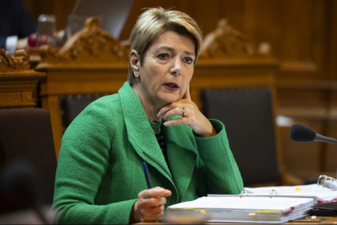 Finanzministerin Karin Keller-Sutter unterstützte die Prüfung der Pressefreiheit. (Archivbild) Karin Keller-Sutter