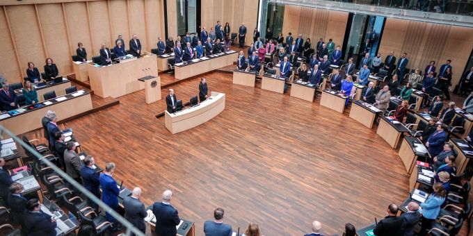 Die Grundgesetzänderungen können nur in Kraft treten, wenn auch der Bundesrat am Freitag mit Zweidrittelmehrheit zustimmt. (Archivfoto) Bundestag