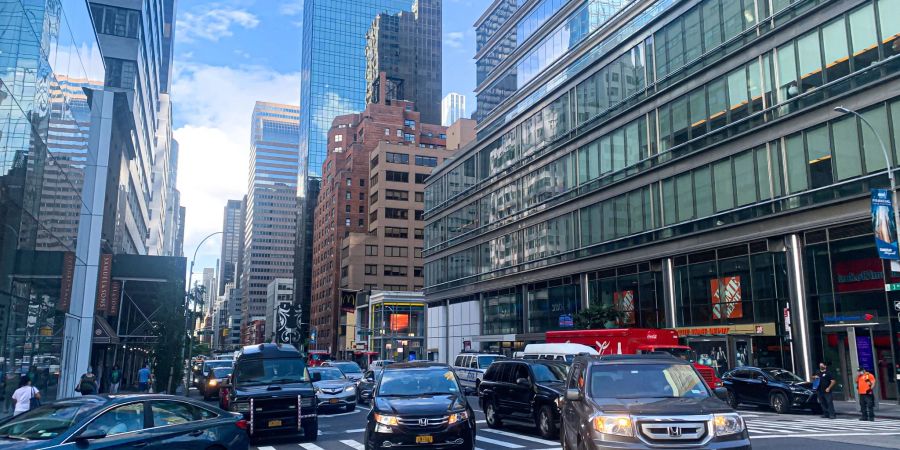 Autos ohne Ende - in Manhattan bislang Alltag. (Archivbild)