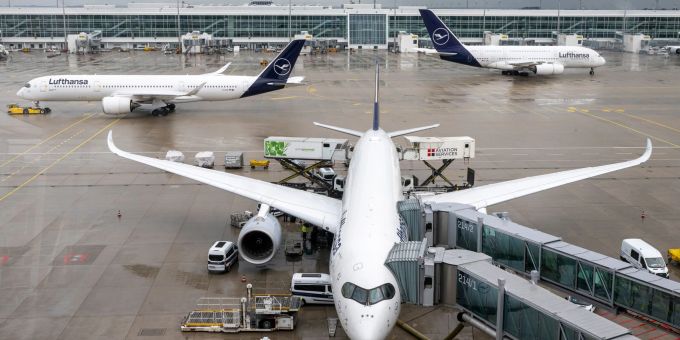 Am Flughafen München steht ein Warnstreik an. (Archivbild) München