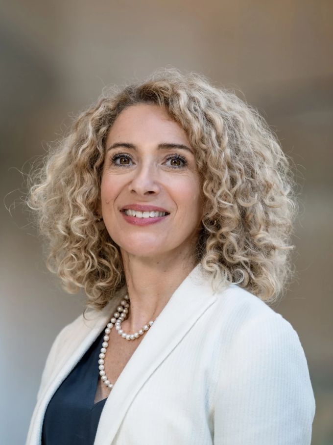Fioravanti war zuvor unter anderem bei der Credit Suisse tätig. Fioravanti war zuvor unter anderem bei der Credit Suisse tätig.