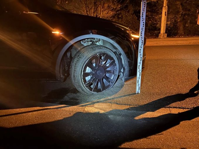Beschädigung Verursacherfahrzeug auf der Oberstrasse. Beschädigung Verursacherfahrzeug Oberstrasse