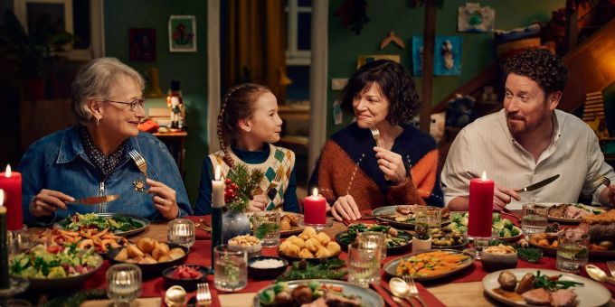 Gemeinsam mit den Lebensmittelorganisationen «Tischlein deck dich» und der «Schweizer Tafel» können Lidl-Kunden jetzt armutsbetroffenen Menschen helfen. Lidl Schweiz