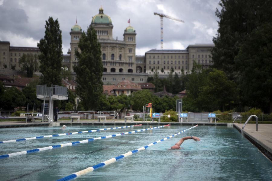 Das Marzili gehört in der Schweiz wohl zu jenen Badis mit der prominentesten Aussicht.
