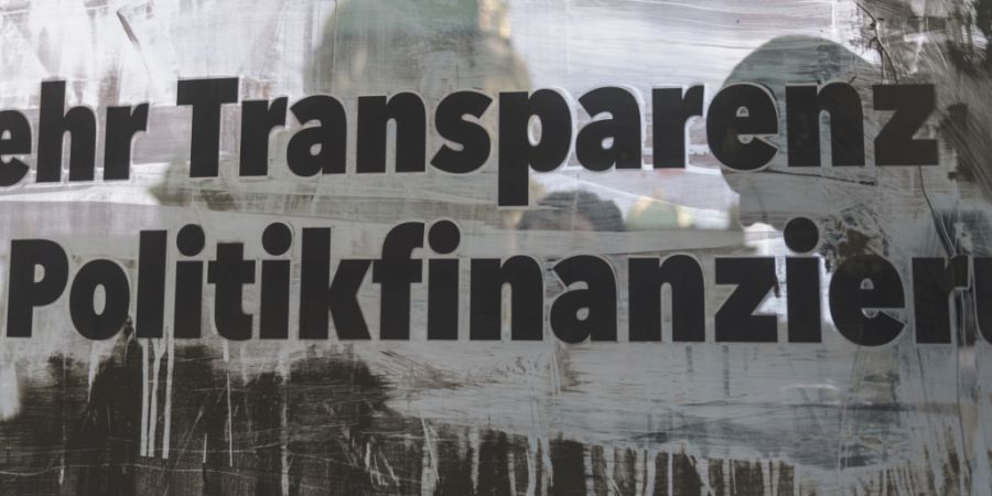 Die Gesamteinnahmen der Bundesratsparteien SVP, SP, FDP und Mitte lagen für das Kalenderjahr 2025 zwischen 2,7 Millionen Franken (Mitte) und 7,9 Millionen Franken (SP). (Themenbild)
