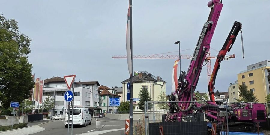 Bohrmaschine beim Grosskreisel in Siebnen SZ.