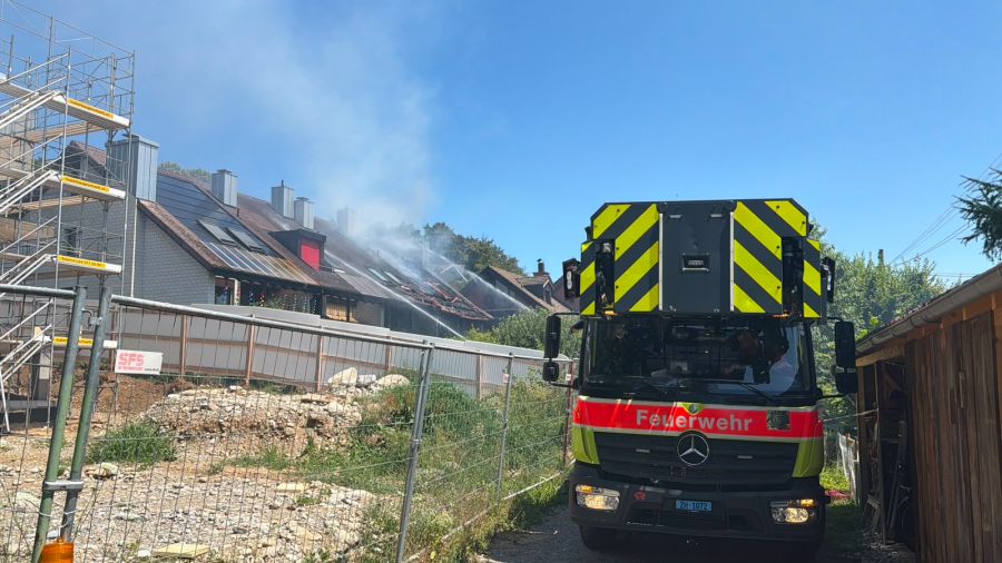Was den Brand verursacht hat, ist noch unklar.