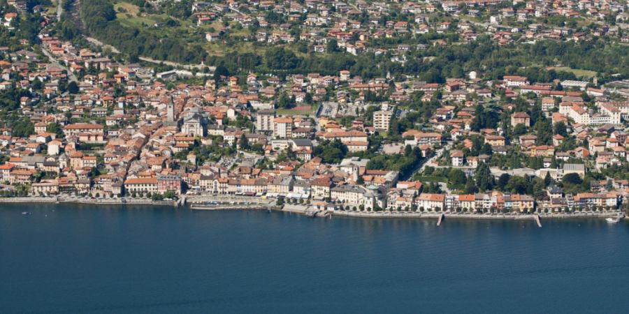 Vor der italienischen Ortschaft Cannobio am Lago Maggiore ist am Mittwoch ein Boot in Brand geraten. Alle Insassen blieben unverletzt. (Archivbild)