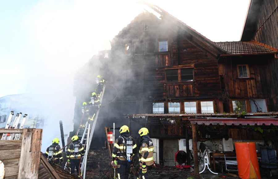 Am 2. Juni wurde bei einem Brand ein Gebäude in Niederglatt komplett zerstört.
