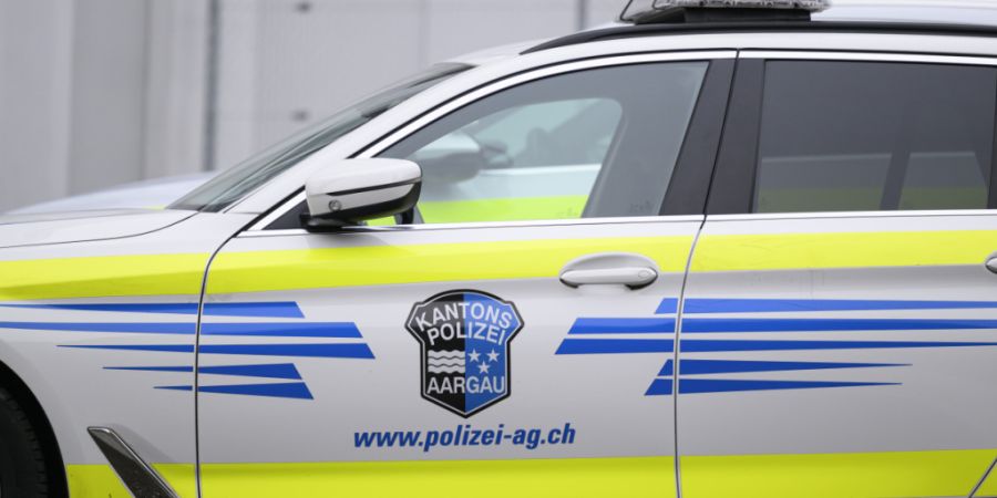 Im Kanton Aargau läuft ein Strafverfahren, nachdem bei einem Einsatz der Kantonspolizei Ende 2024 ein Mann verstarb. Das Strafverfahren braucht viel Zeit und fordert die Justiz. (Symbo...