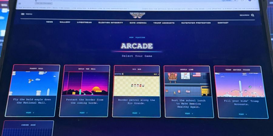 ARCHIV - Eine Website des Weißen Hauses mit Videospielen wird auf einem Computerbildschirm angezeigt. Foto: Jon Elswick/AP/dpa