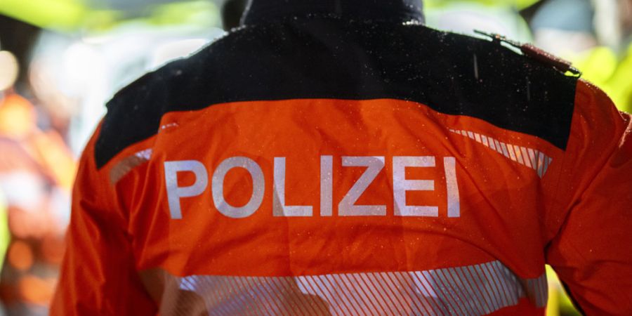 Eine 50-jährige Velofahrerin ist am Dienstag nach einem Unfall in Thalheim an der Thur im Spital verstorben. (Symbolbild)