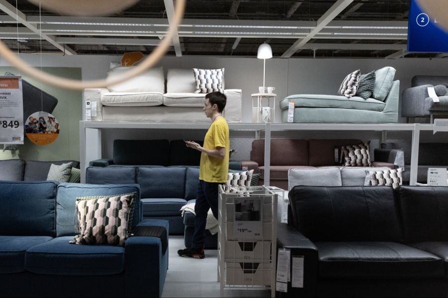 Beim Möbelriesen Ikea können sich die Mitarbeitenden ab 30 Grad auf eine Erfrischung freuen.