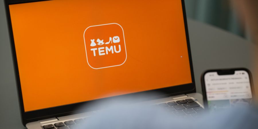 Der Onlinehändler Temu und der Schweizerische KMU-Verband wollen gemeinsam Hemmschwellen beim Einstieg in den E-Commerce abbauen. (Archivbild)