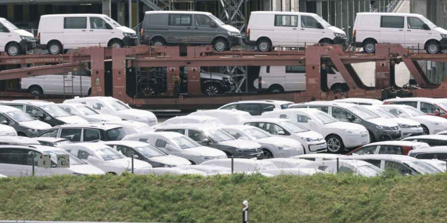 Autoverkäufe in der Schweiz stagnieren trotz Vormarsch der E-Mobile (Symbolbild)