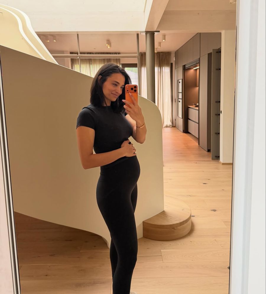 Amira Aly machte ihre Schwangerschaft mit diesem Bild öffentlich.