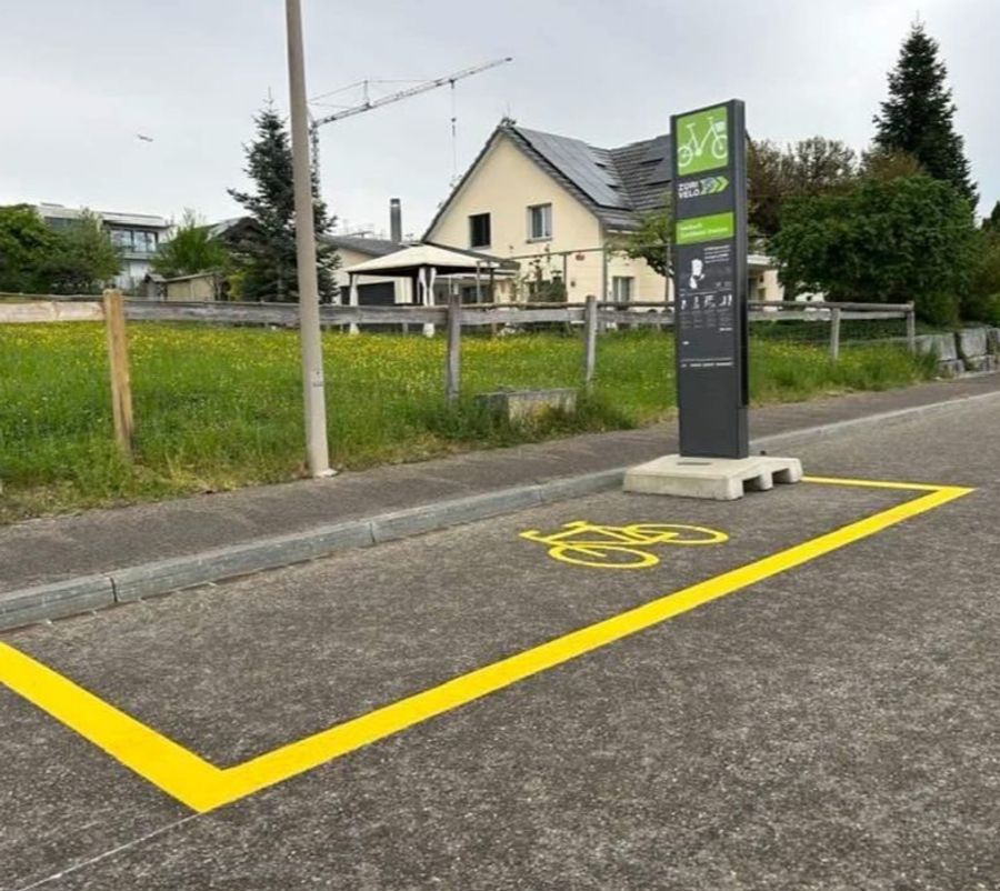 Eigentlich steht an besagter Stelle eine Veloverleihstation.
