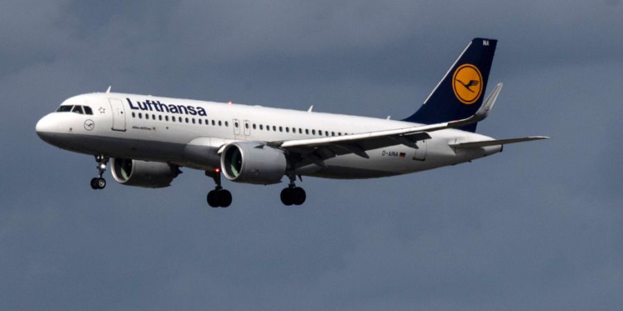 Am 19. August soll erstmals ein mit Starlink-Wifi ausgestatteter Lufthansa-Jet abheben. Auch bei der Tochter Swiss ist die Einführung noch dieses Jahr geplant. (Archivbild)