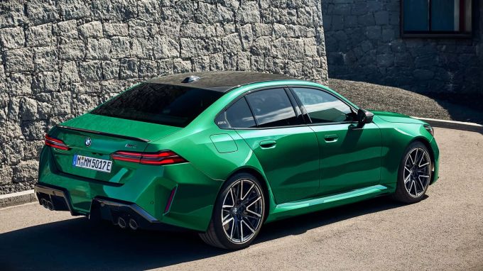 In 3,5 Sekunden von null auf hundert: der BMW M5. 2024 BMW M5