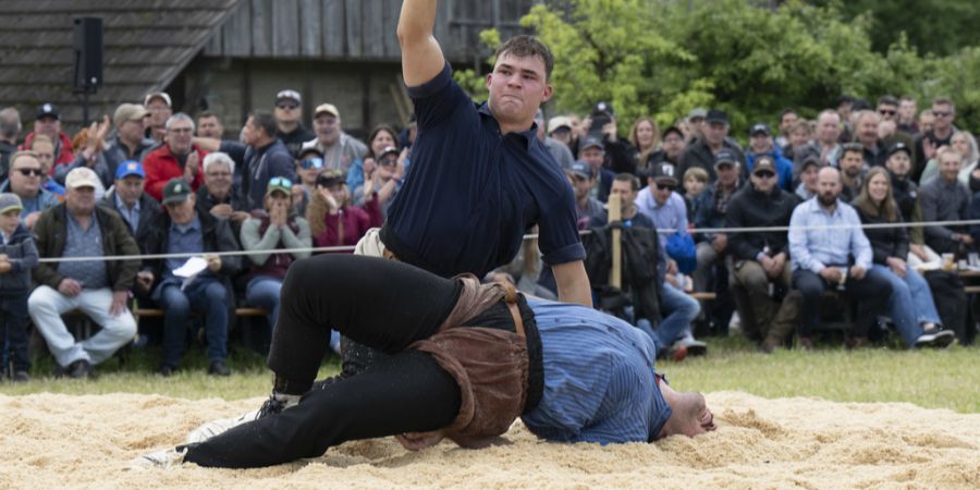 mittelländisches Schwingfest