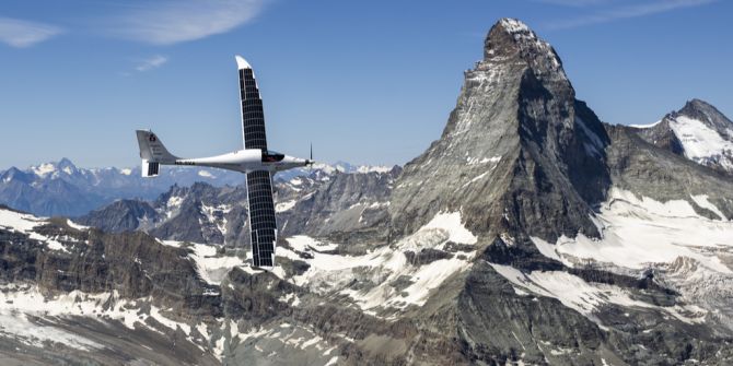 Flugzeug Matterhorn