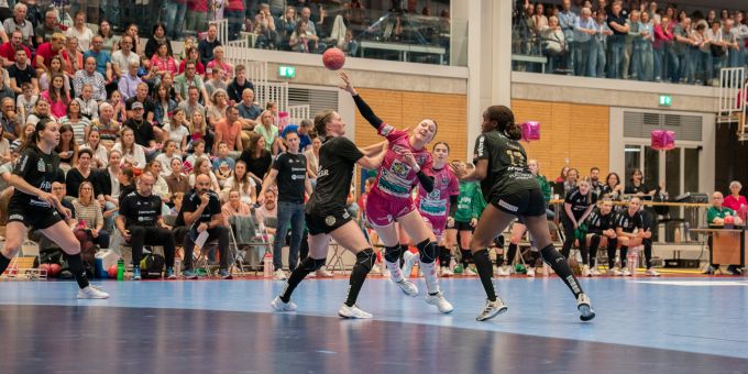 Kira Zumstein von den Spono Eagles mit acht persönlichen Treffern. Kira Zumstein