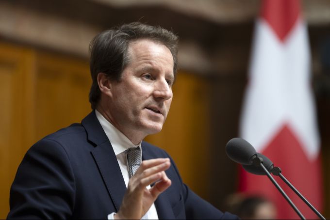 SVP-Fraktionspräsident Thomas Aeschi hat einen Master-Abschluss der Harvard-Universität. Thomas Aeschi Harvard