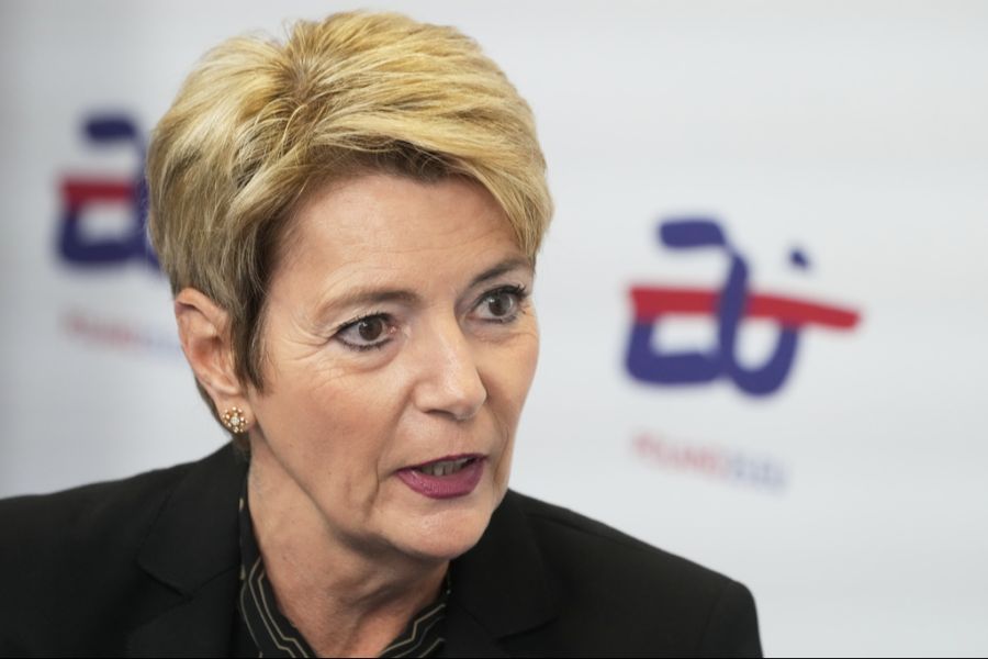 Der Bundesrat um Finanzministerin Karin Keller-Sutter will sparen.