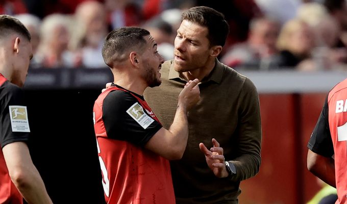 Erfolgstrainer Xabi Alonso wird Bayer Leverkusen wohl ebenfalls verlassen. Bayer Leverkusen Xabi Alonso
