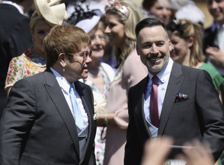 Auf der Hochzeit zeigten sich prominente Persönlichkeiten wie Sir Elton John und David Furnish.