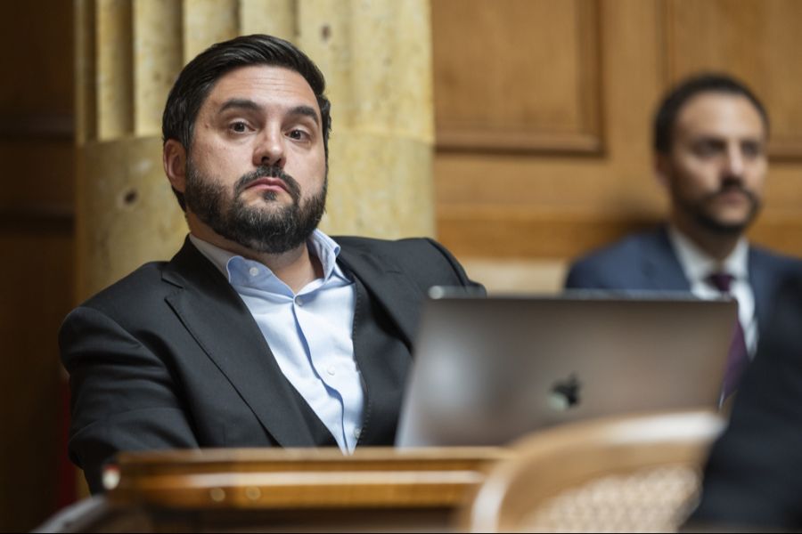 «Es ist unmöglich, sich durch die hunderten und tausenden Seiten durchzuarbeiten», sagt SP-Nationalrat Cédric Wermuth.