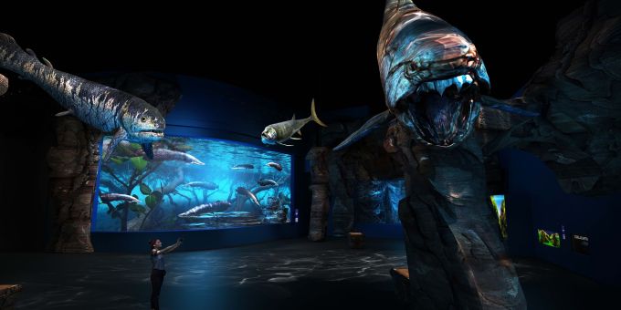 Eintauchen in eine andere Welt: leuchtende Quallen, lebende Fossilien und Riffmantas im neuen Mega-Aquarium von Singapur. Singapur