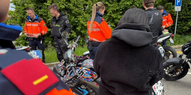 Motorradkontrolle Albispass