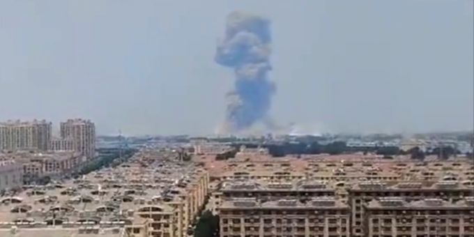 Bei einer schweren Explosion in einer ostchinesischen Chemiefabrik sind mindestens fünf Menschen ums Leben gekommen. Sechs weitere wurden noch vermisst. China Explosion