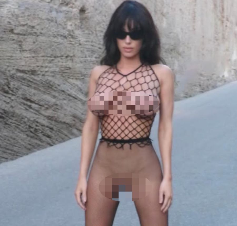 Die Ehefrau von Kanye West hat offensichtlich kein Problem mit Nacktheit.