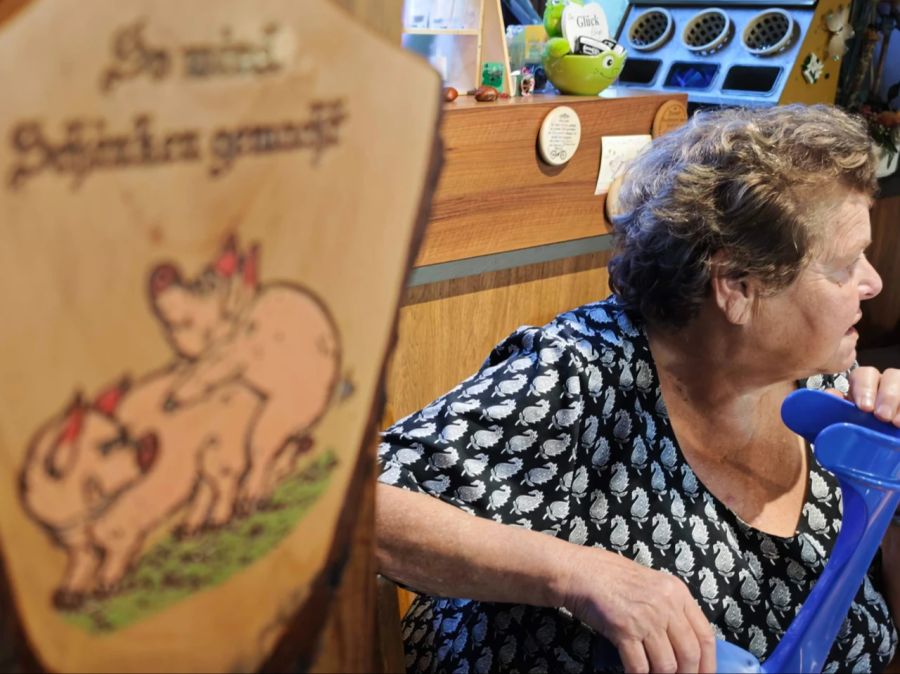 Die 73-jährige Wirtin Anita Graf blickt der Schliessung mit ein wenig Panik entgegen.