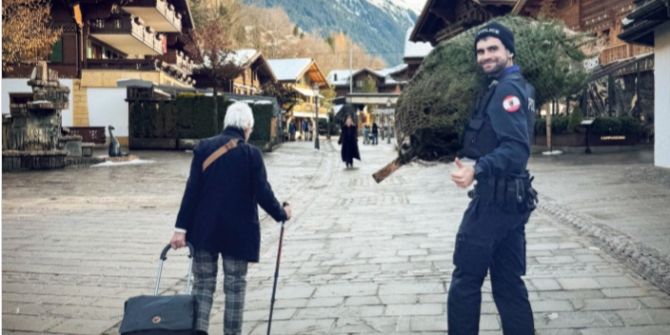 Weihnachtsbaum Polizei