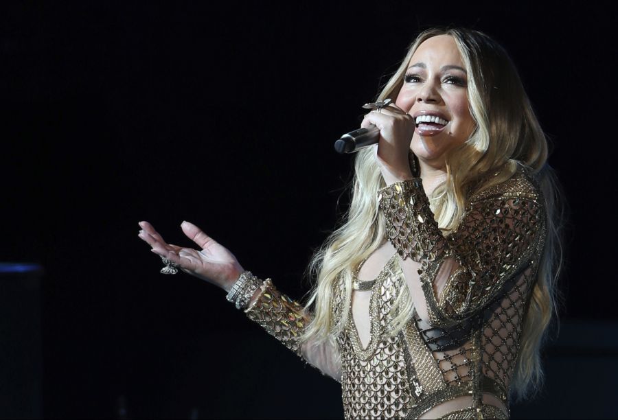 Mariah Carey wollte ihren berühmten Weihnachtssong zunächst nicht aufnehmen – heute verdient sie damit Millionen.