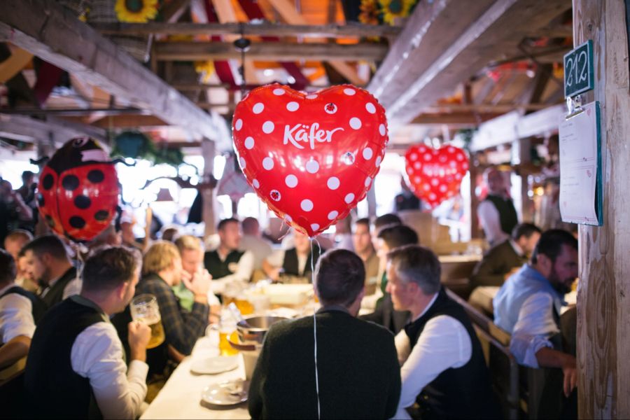 Die Käfer Wiesn-Schänke ist seit 1971 mit einem Festzelt am Oktoberfest vertreten.