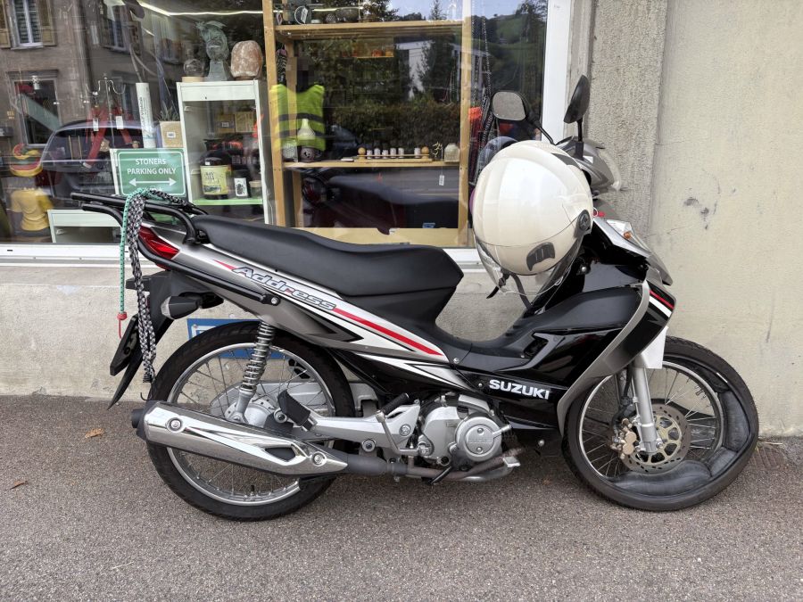 Die Motorradfahrerin wurde bei der Kollision verletzt.