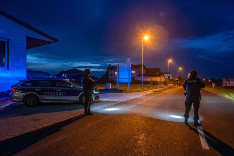 Der falsche Häftling war bereits über alle Berge, als der Irrtum bemerkt wurde – nun wird nach ihm gefahndet. (Symbolbild)