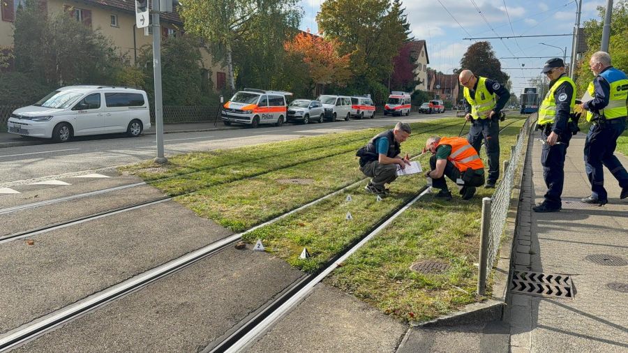 Die Staatsanwaltschaft und Stadtpolizei Zürich haben Ermittlungen zum Unfallhergang aufgenommen.