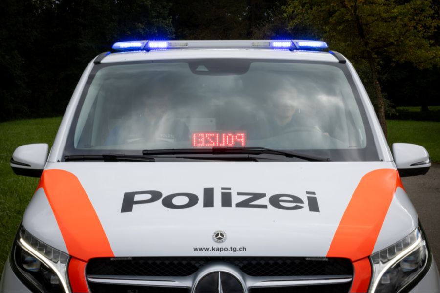 ... und einem Auto der Kantonspolizei Thurgau.