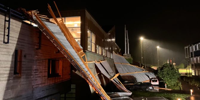 Hallenbad Meilen Dach Sturm