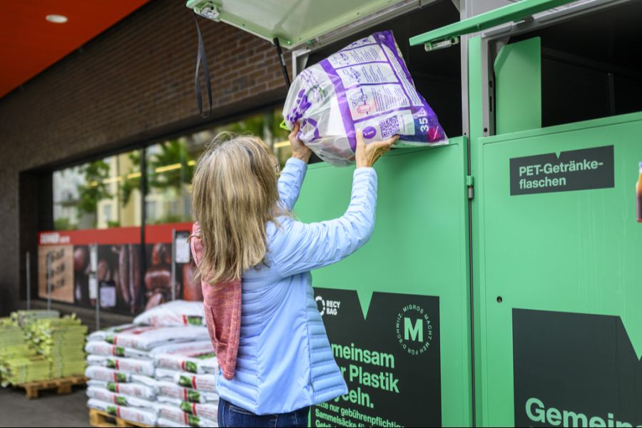 Kritik gibt es auch wegen hoher Preise und fehlender Rückgabestellen.